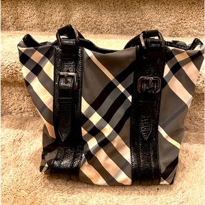 Burberry purse